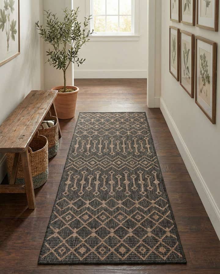 2' x 5' Easy-Clean Lattice Indoor / Outdoor Runner Rug