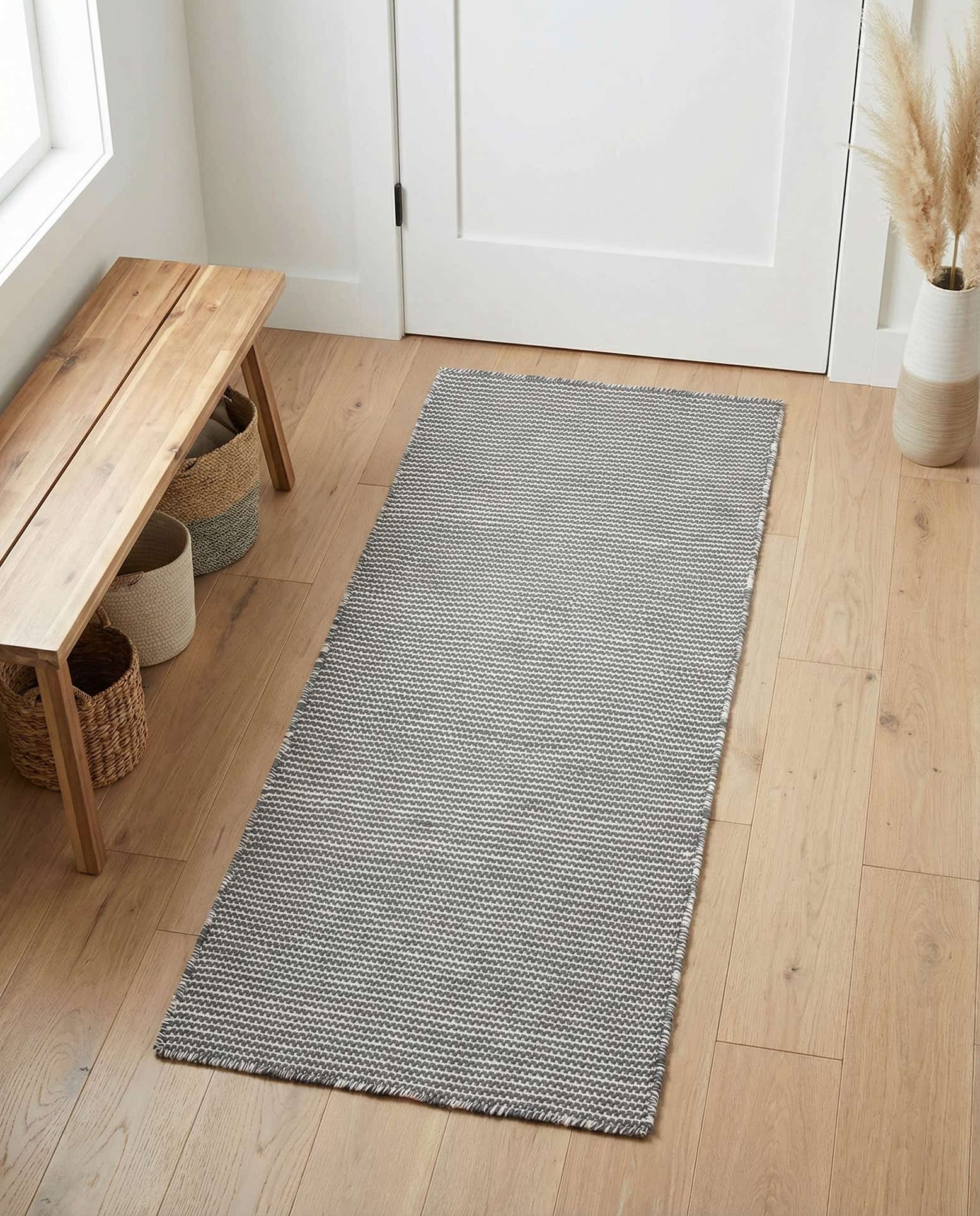 2' x 4' 1 Easy-Clean Jill Zarin Palm Springs Indoor / Outdoor Runner Rug