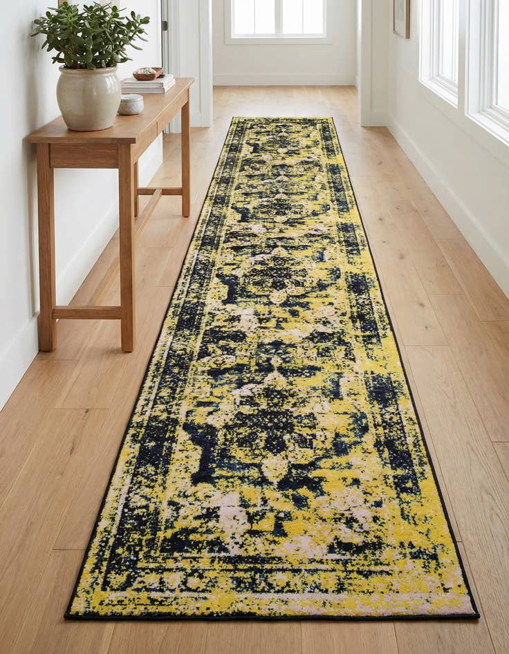 Detail image of 3' 3 x 16' 5 Monaco Runner Rug