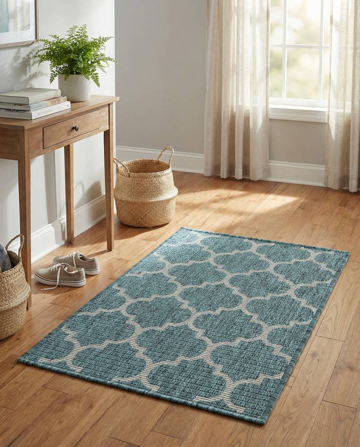 Detail image of 2' x 3' Easy-Clean Lattice Indoor / Outdoor Rug
