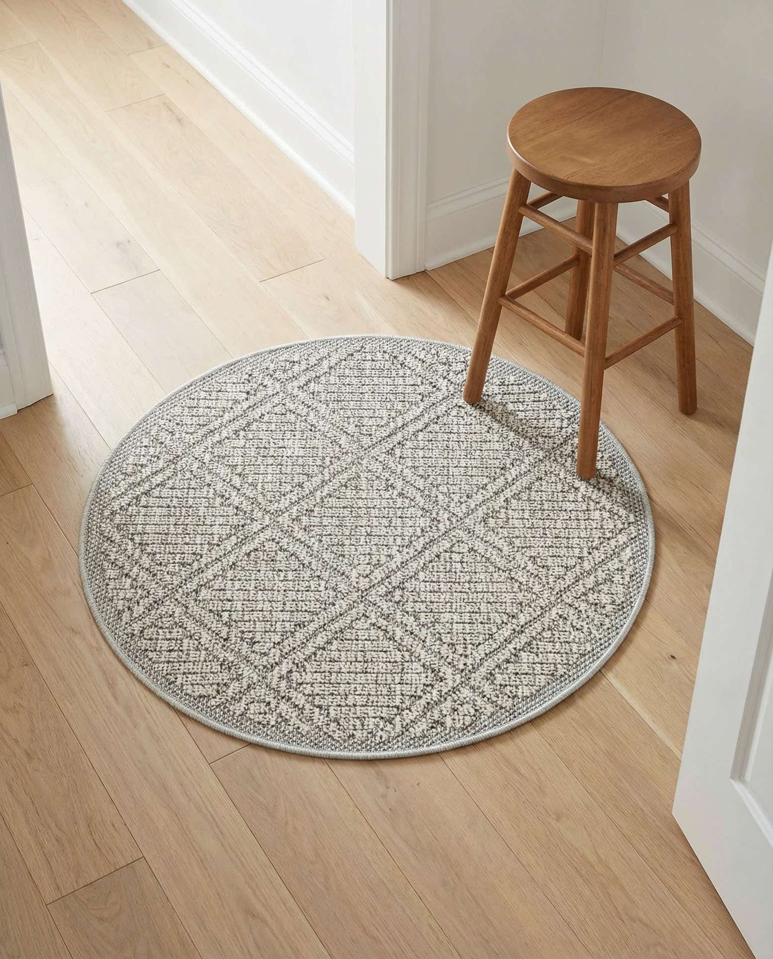 3' 1 x 3' 1 Easy-Clean Trellis Indoor / Outdoor Round Rug