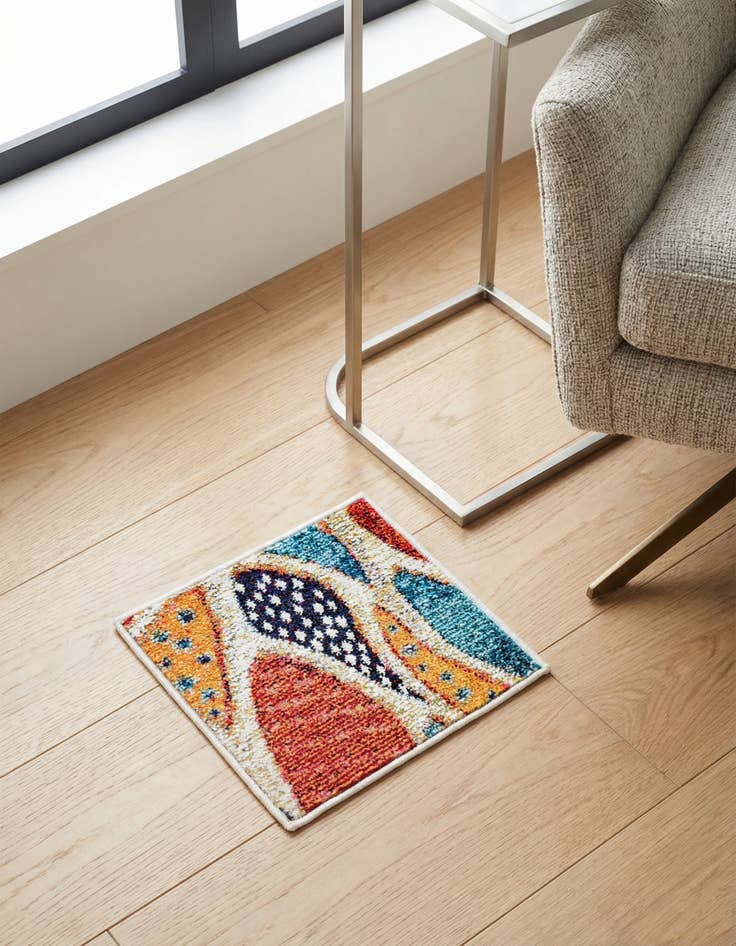 Detail image of 1' 4 x 1' 4 Washable Amalfi Sample Rug