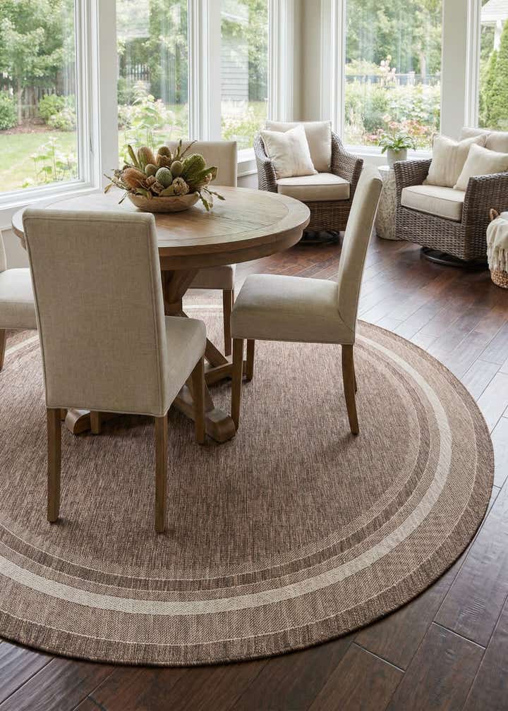 10' x 10' Easy-Clean Border Indoor / Outdoor Round Rug