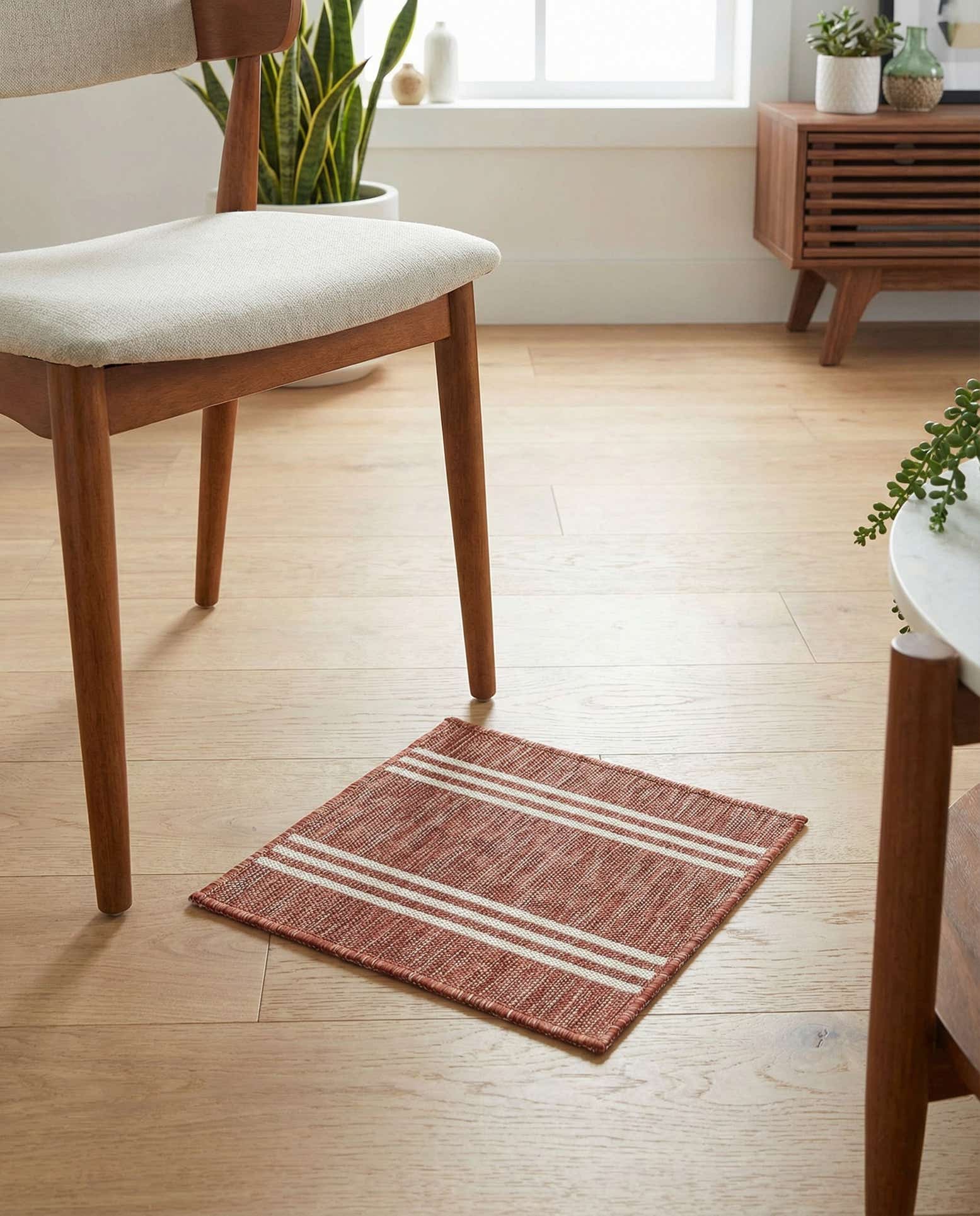 1' 4 x 1' 4 Easy-Clean Jill Zarin Anguilla Indoor / Outdoor Sample Rug
