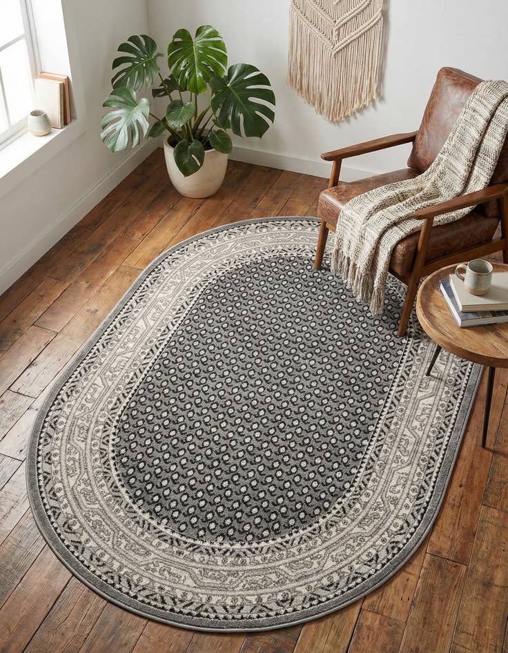 Detail image of 4' 1 x 6' 1 SoHo Oval Rug
