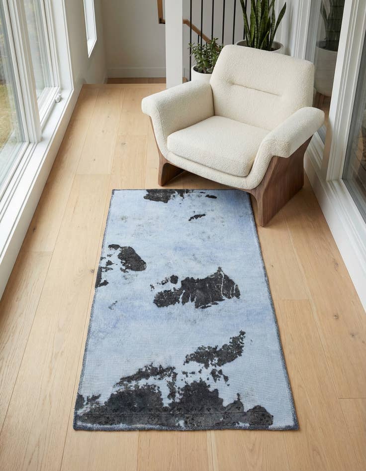 Detail image of 2' 9 x 4' 10 Hand Knotted Ultra Vintage Persian Wool Rug