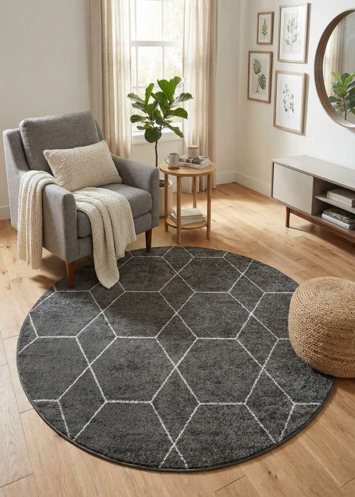 7' x 7' Trellis Frieze Round Rug