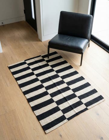 2' 8 x 3' 10 Hand Woven Kilim Modern Wool Rug
