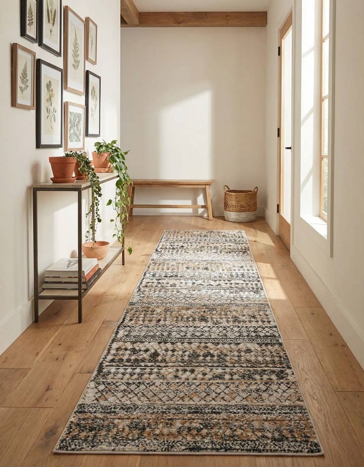 Detail image of 2' 7 x 13' Leipzig Runner Rug