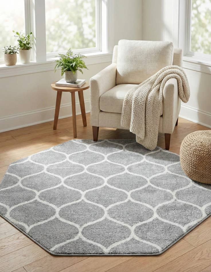 Detail image of 5' 3 x 5' 3 Lattice Frieze Octagon Rug