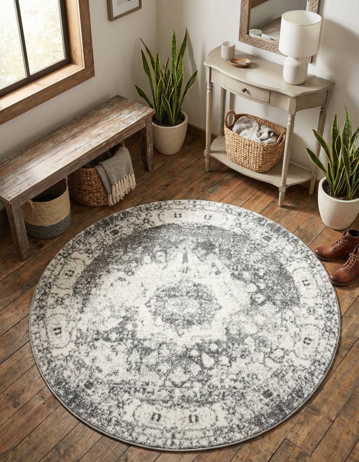 Detail image of 4' x 4' Veneto Round Rug