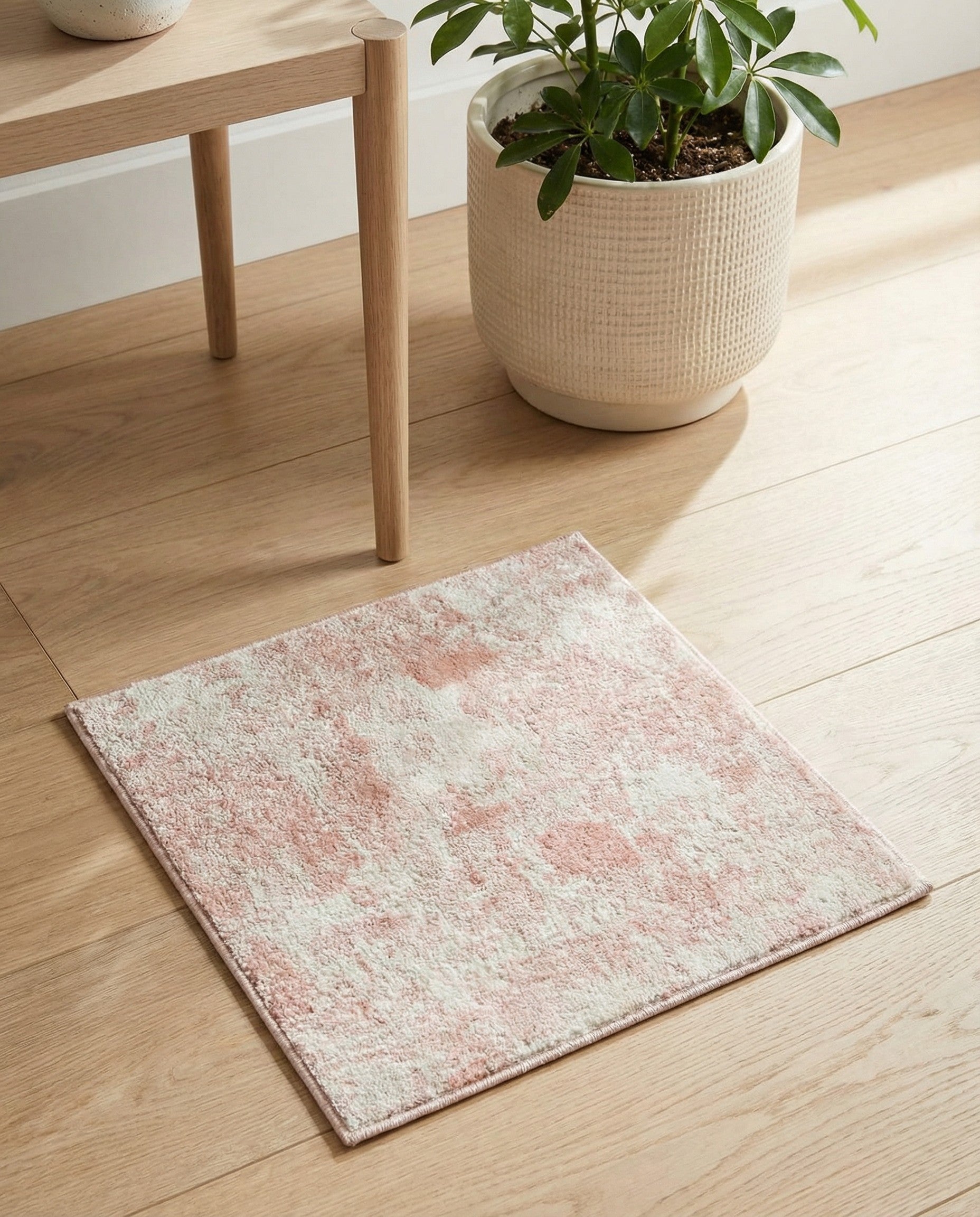 1' 4 x 1' 4 Aurora Sample Rug
