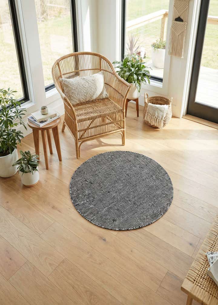 3' 3 x 3' 3 Easy-Clean Jill Zarin Palm Springs Indoor / Outdoor Round Rug