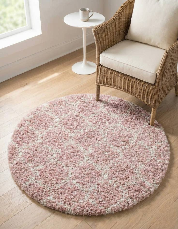 Detail image of 3' 3 x 3' 3 Trellis Shag Round Rug
