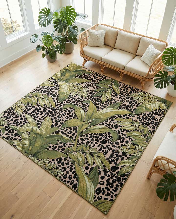 7' 10 x 7' 10 Easy-Clean Botanical Indoor / Outdoor Square Rug