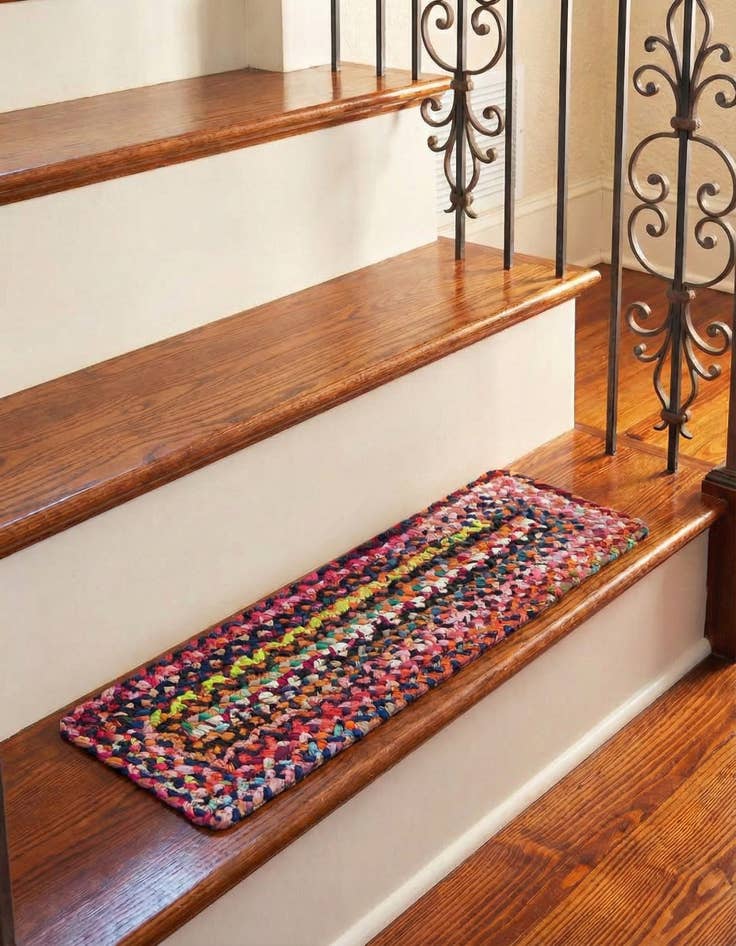 Detail image of 0' 9 x 2' 6  Hand Braided Chindi Stair Rug