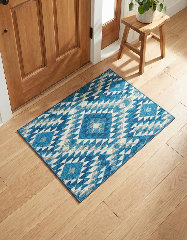 Detail image of 2' x 3' Easy-Clean Southwestern Indoor / Outdoor Rug