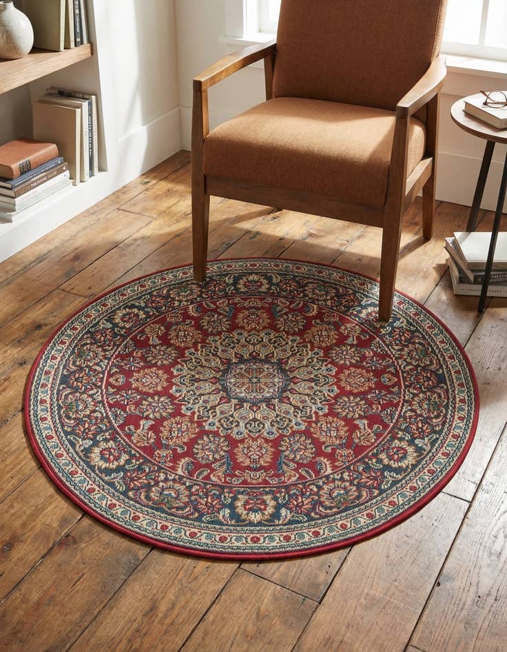 Detail image of 3' 3 x 3' 3 Easy-Clean Traditional Indoor / Outdoor Round Rug