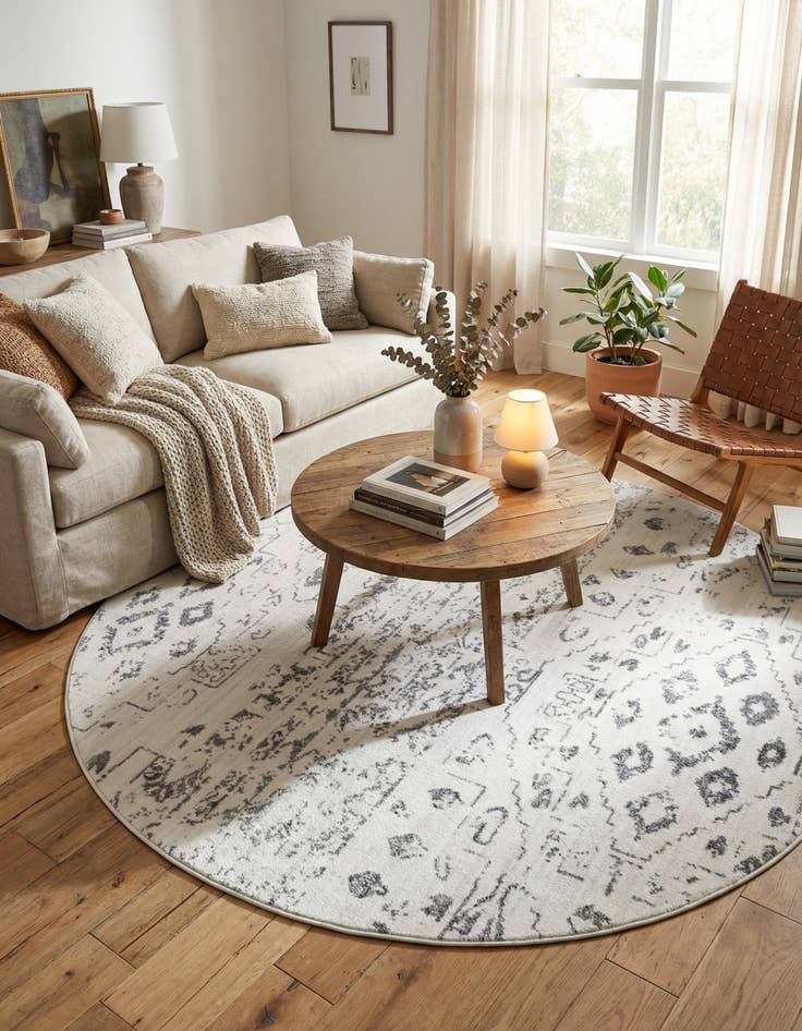 Detail image of 8' x 8' Madrid Round Rug