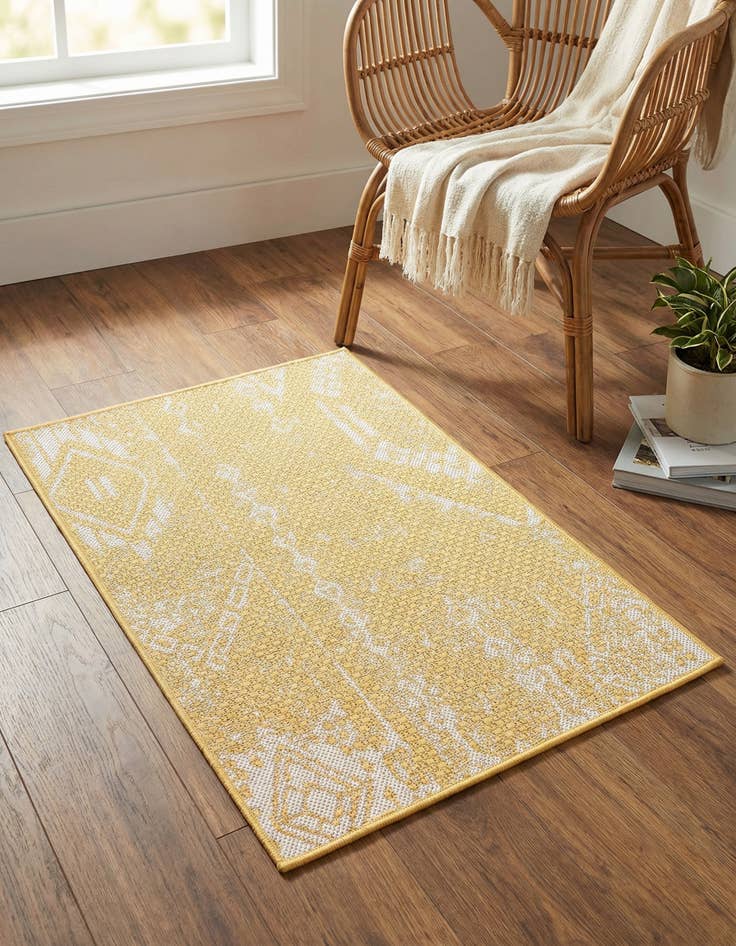Detail image of 2' x 3' Washable Bohemian Indoor / Outdoor Rug