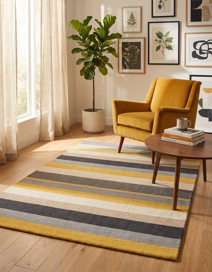 Detail image of 4' x 5' 8 Luna Wool Rug