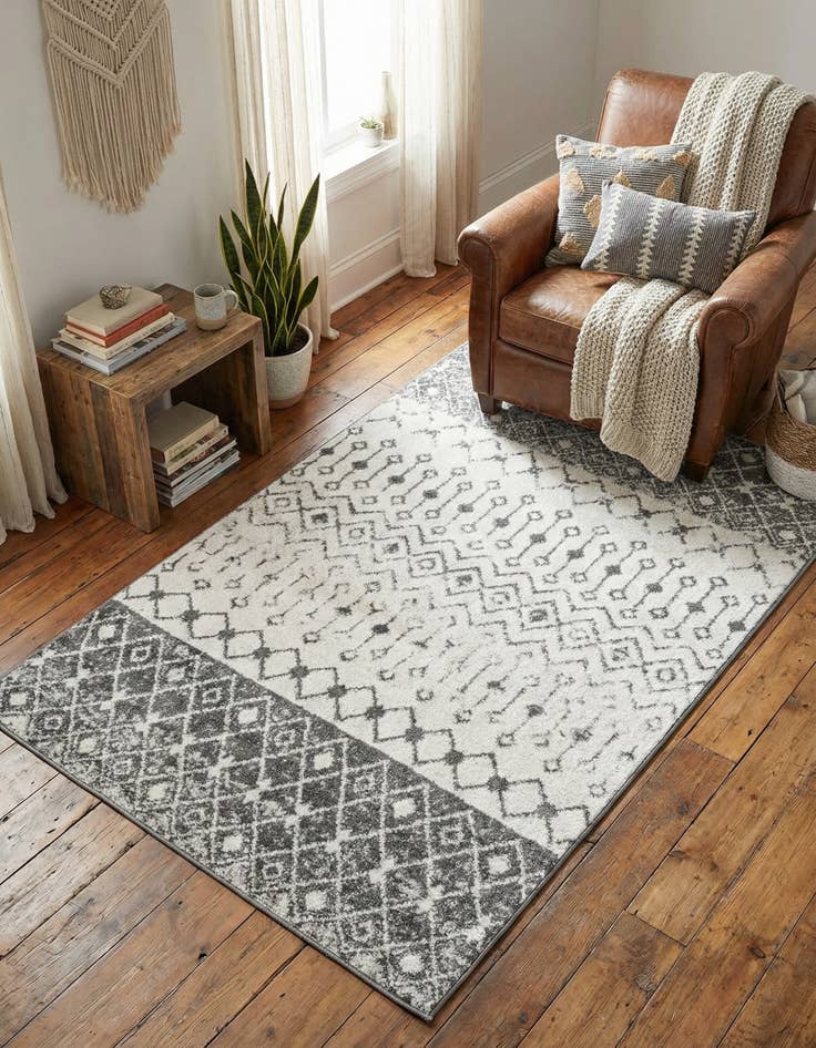 Detail image of 4' x 6' Moroccan Trellis Rug