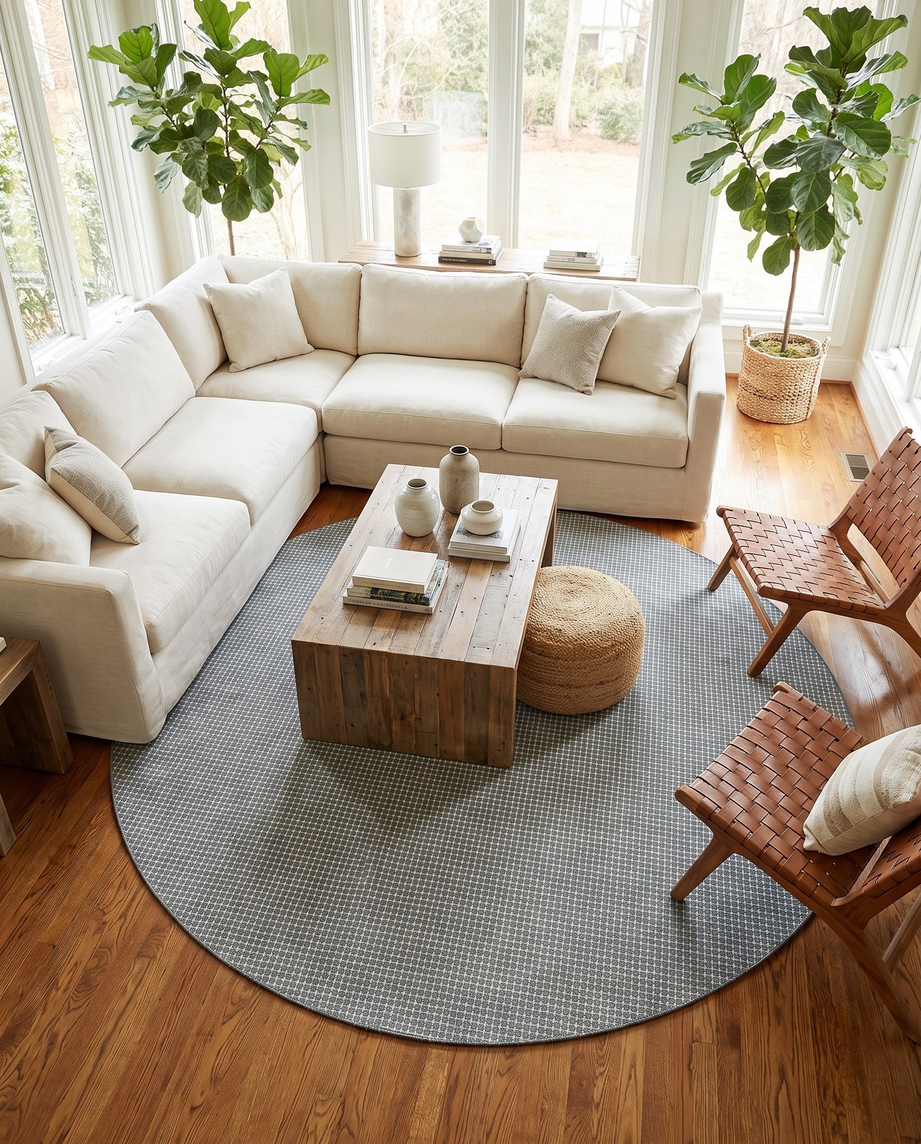 10' x 10' Easy-Clean Checkered Indoor / Outdoor Round Rug