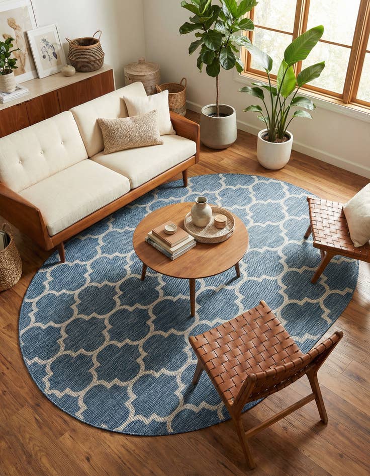 Detail image of 7' 10 x 10' Washable Lattice Indoor / Outdoor Oval Rug
