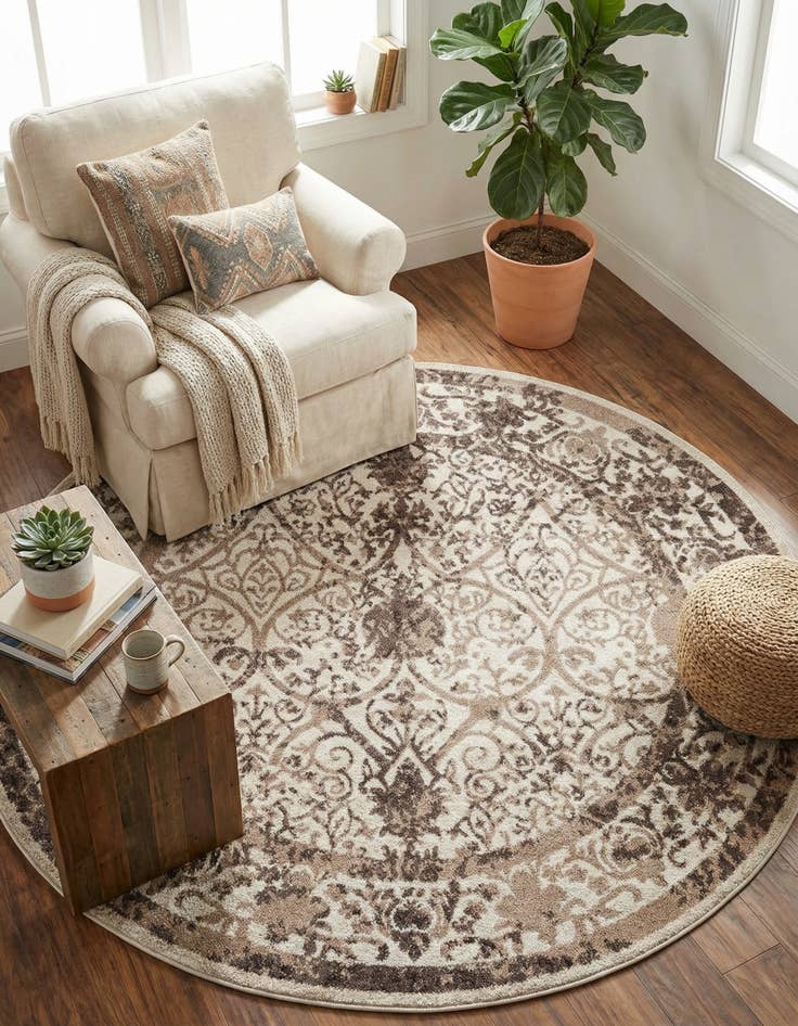 Detail image of 7' 10 x 7' 10 Miranda Round Rug