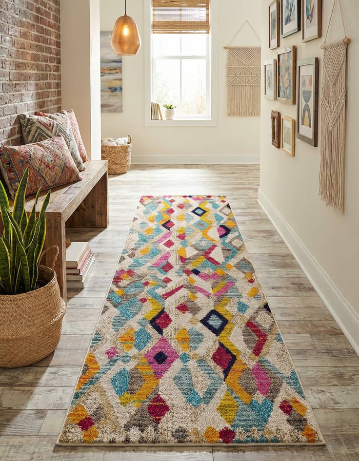 Detail image of 2' 2 x 6' 9 Washable Santa Fe Runner Rug