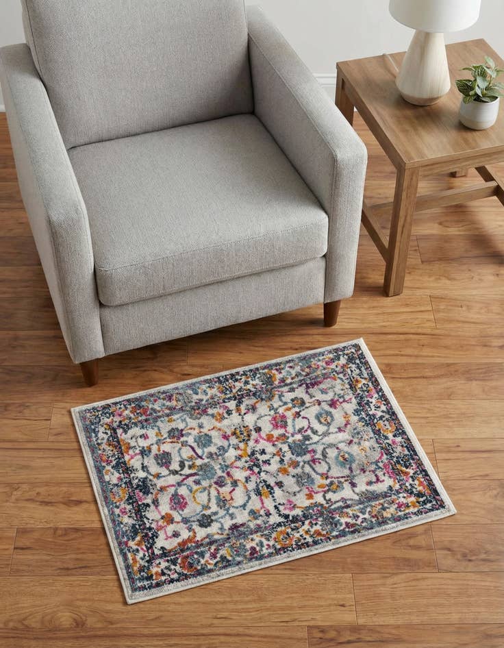 Detail image of 2' 2 x 3' 3 Budapest Rug