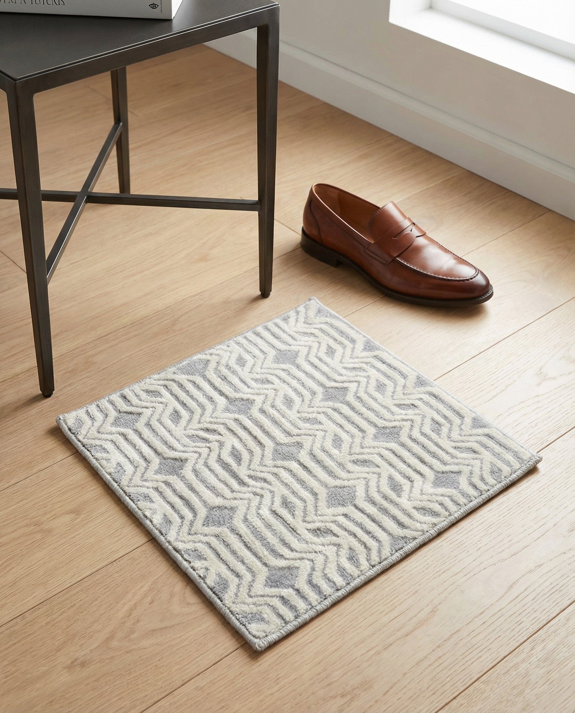 1' 4 x 1' 4 Vince Camuto Sample Rug