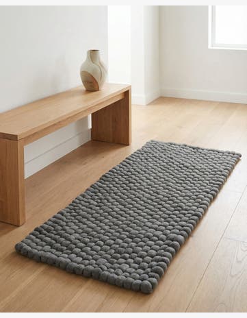 2' x 4' 1 Hand Woven Felt Ball Wool Runner Rug