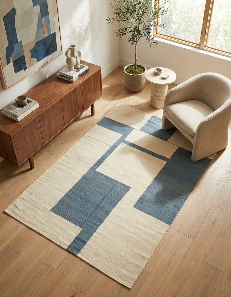 Detail image of 4' 3 x 5' 9 Hand Woven Kilim Modern Wool Rug