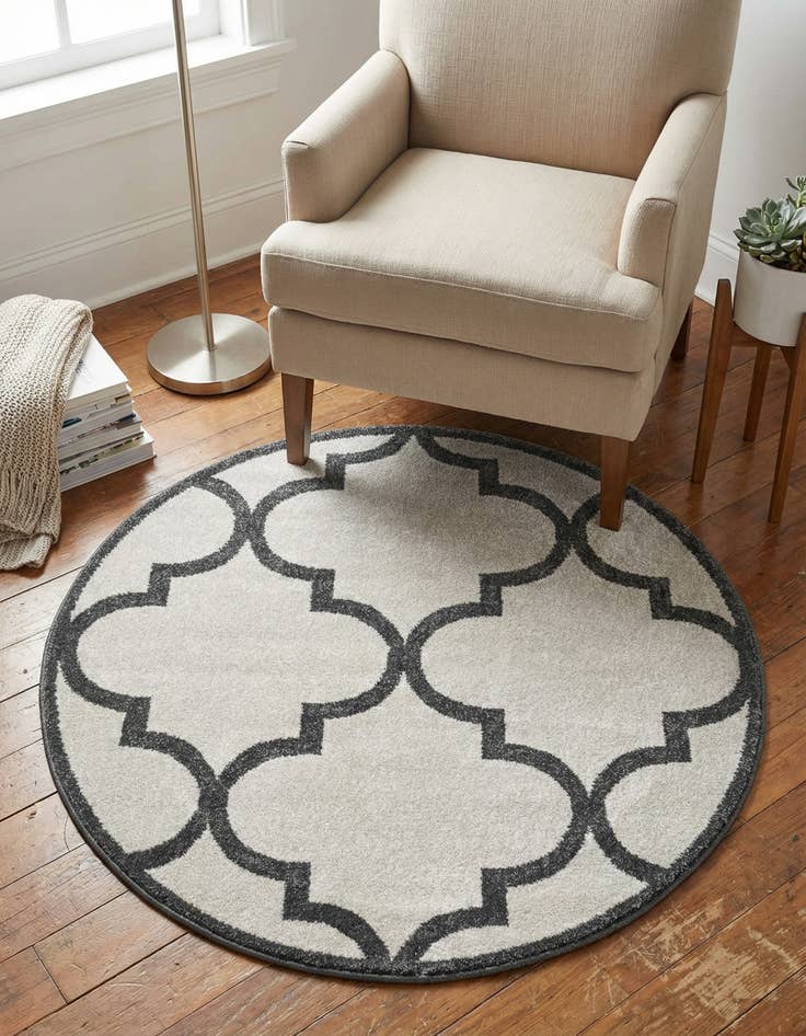 Detail image of 3' 3 x 3' 3 Trellis Round Rug