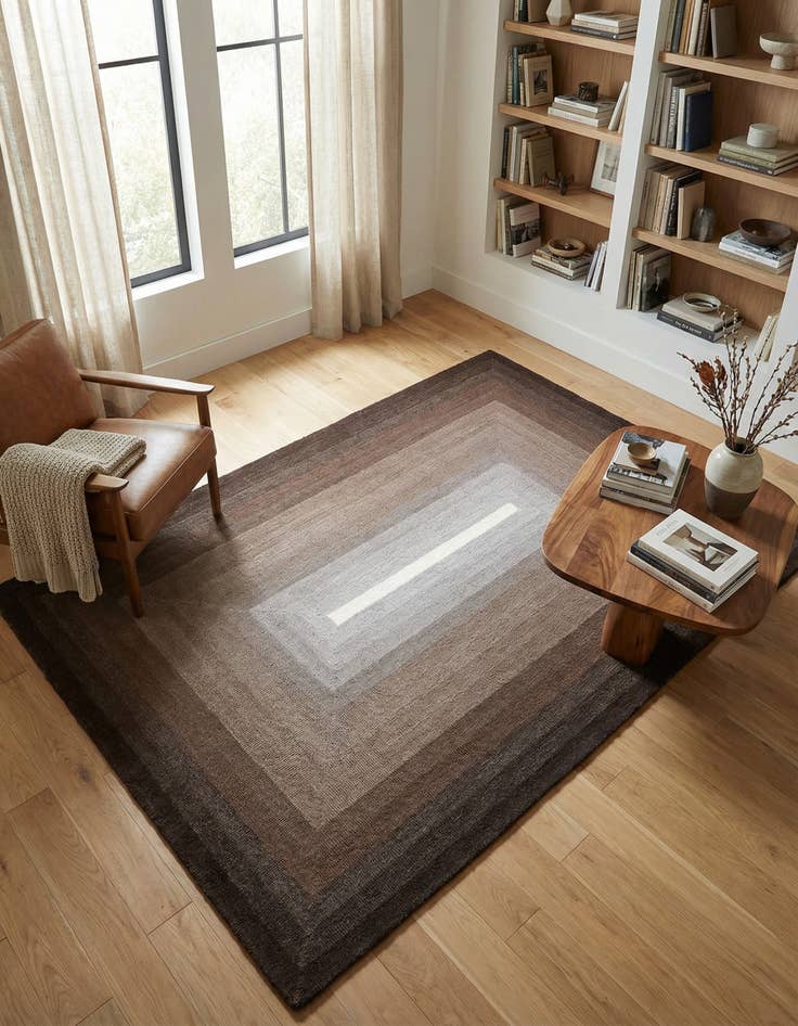 Detail image of 5' 1 x 8' Ombre Wool Rug