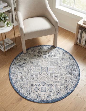 3' x 3' Easy-Clean Aztec Indoor / Outdoor Round Rug