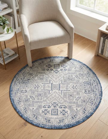 3' x 3' Easy-Clean Aztec Indoor / Outdoor Round Rug