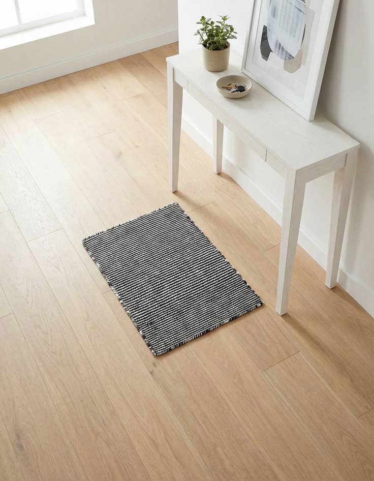 Detail image of  2' 2 x 3' 1  Washable Jill Zarin Palm Springs Indoor / Outdoor Rug