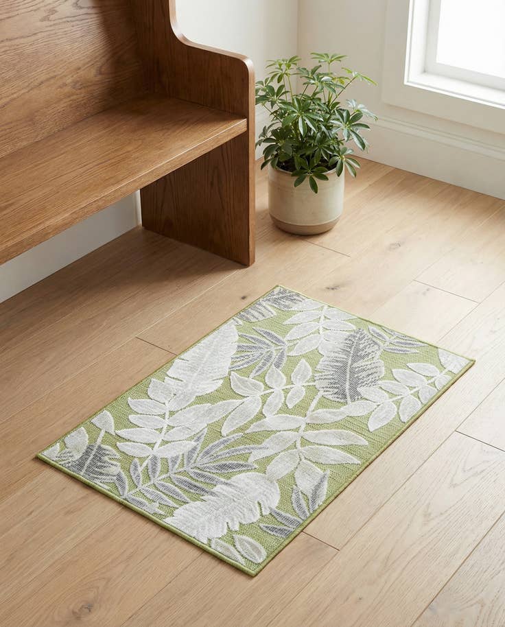Detail image of 2' 2 x 3' Easy-Clean Botanical Indoor / Outdoor Rug