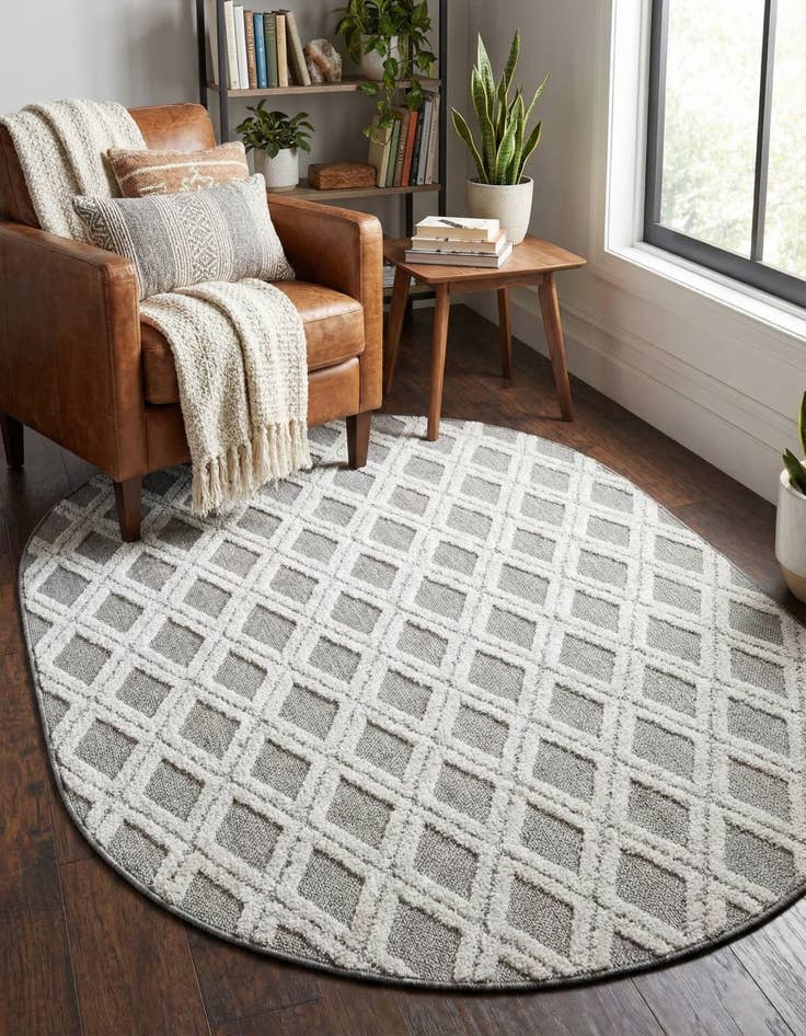 Detail image of 4' x 6' Arlo Oval Rug