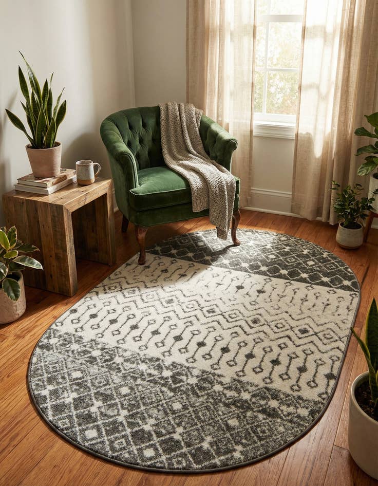 Detail image of 4' x 6' Moroccan Trellis Oval Rug