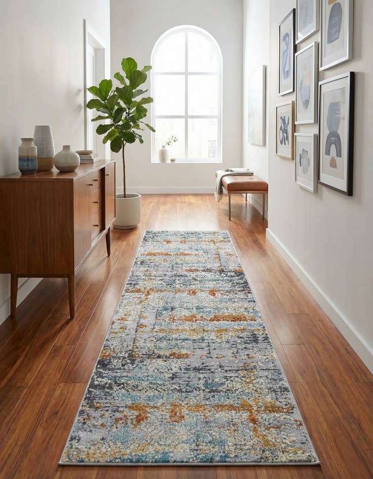 Detail image of 2' 7 x 9' 10 Budapest Runner Rug