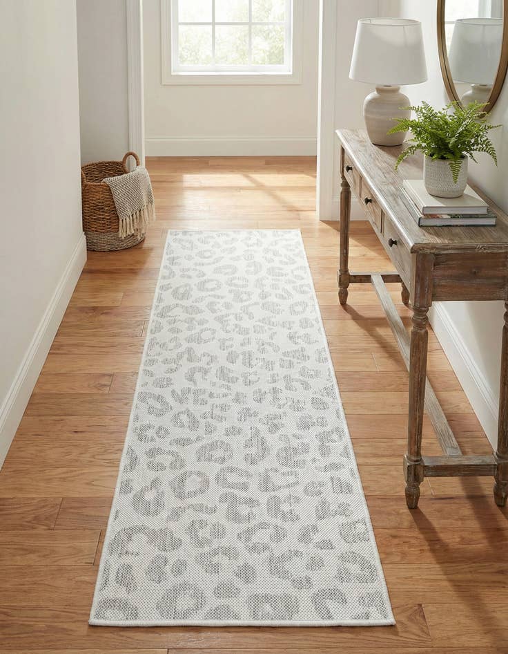 Detail image of 2' x 6' Washable Safari Indoor / Outdoor Runner Rug