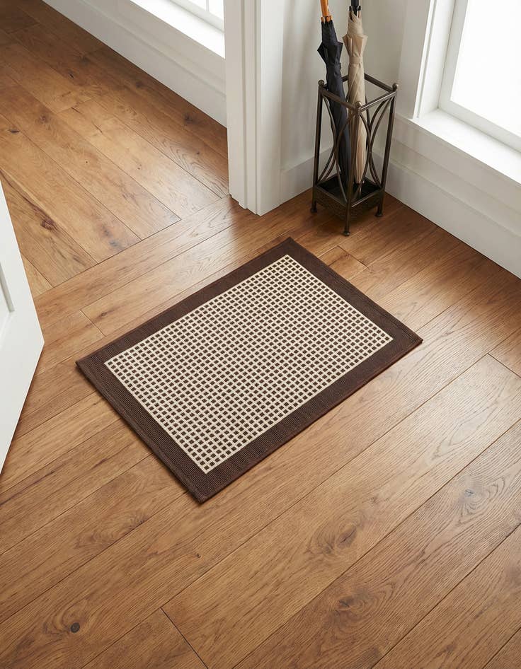 Detail image of  2' x 3'  Washable Border Indoor / Outdoor Rug