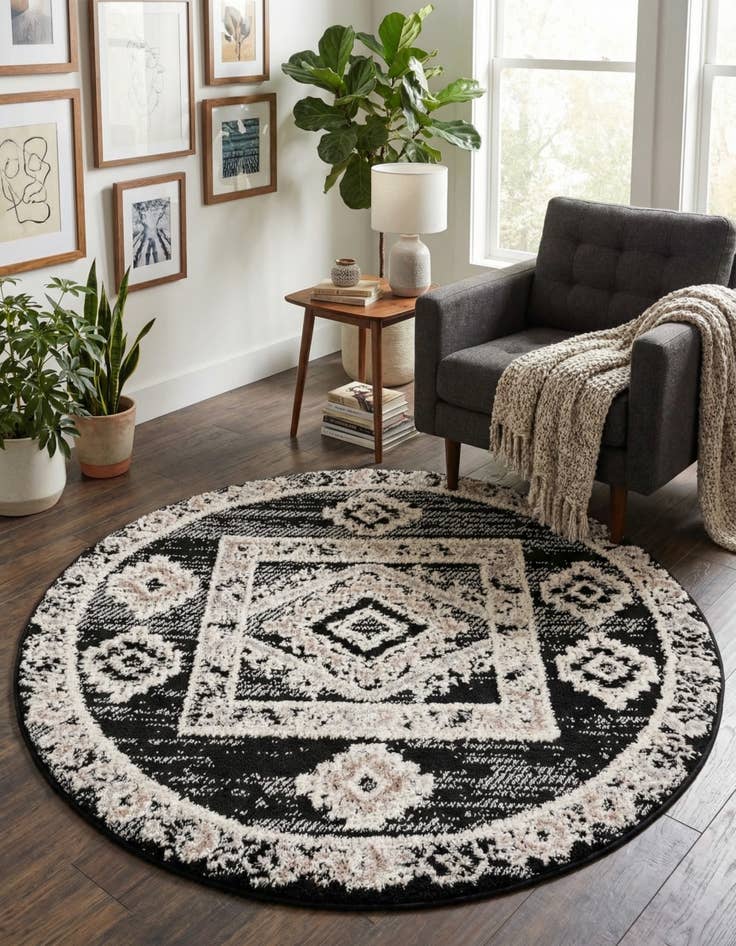 Detail image of 4' x 4' Cherokee Round Rug