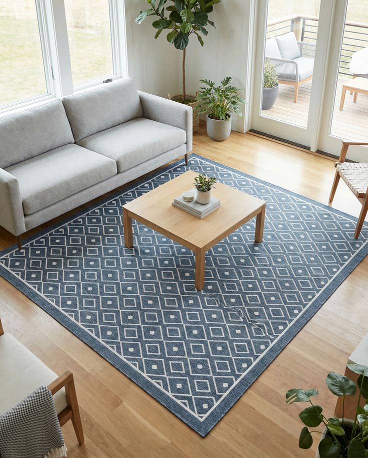 Detail image of 7' 10 x 7' 10 Easy-Clean Lattice Indoor / Outdoor Square Rug