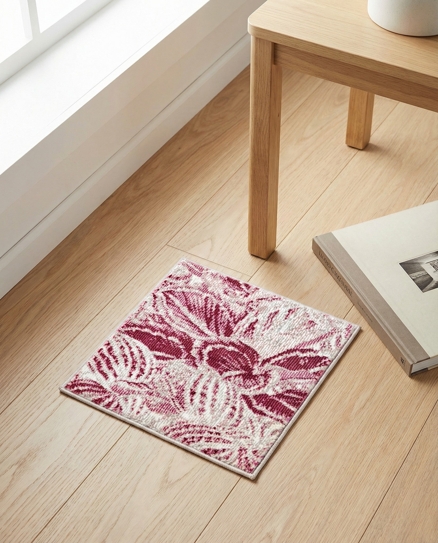 1' 4 x 1' 4 Blossom Sample Rug