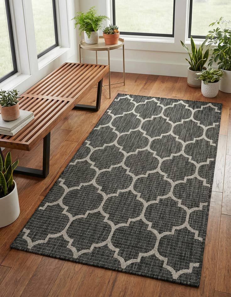 Detail image of 3' x 5' 3 Washable Lattice Indoor / Outdoor Rug