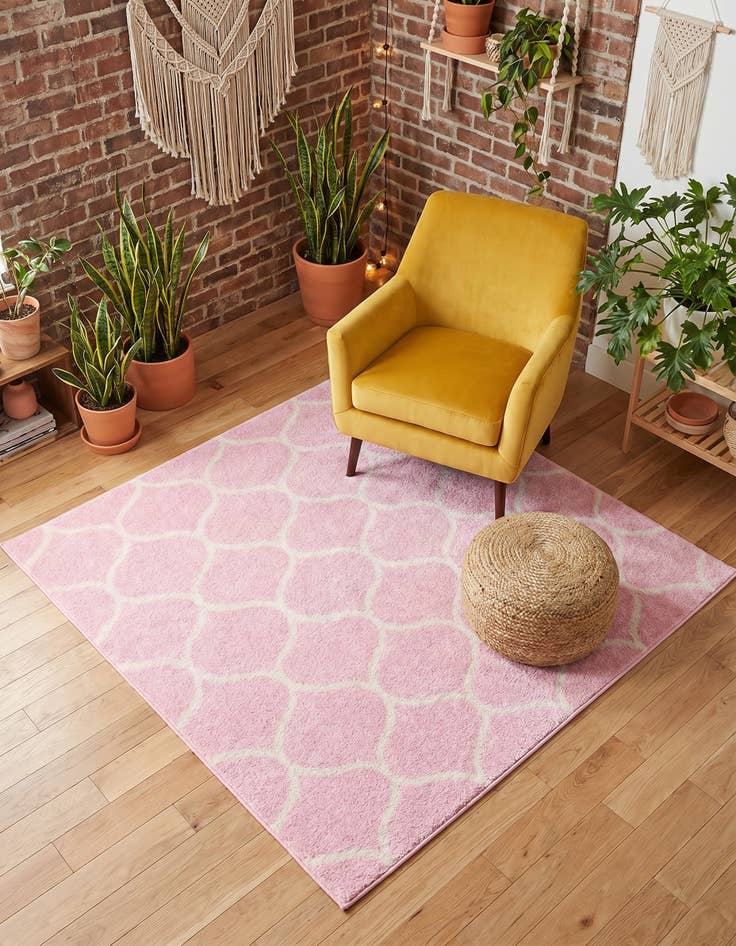 Detail image of 4' x 4' Lattice Frieze Square Rug